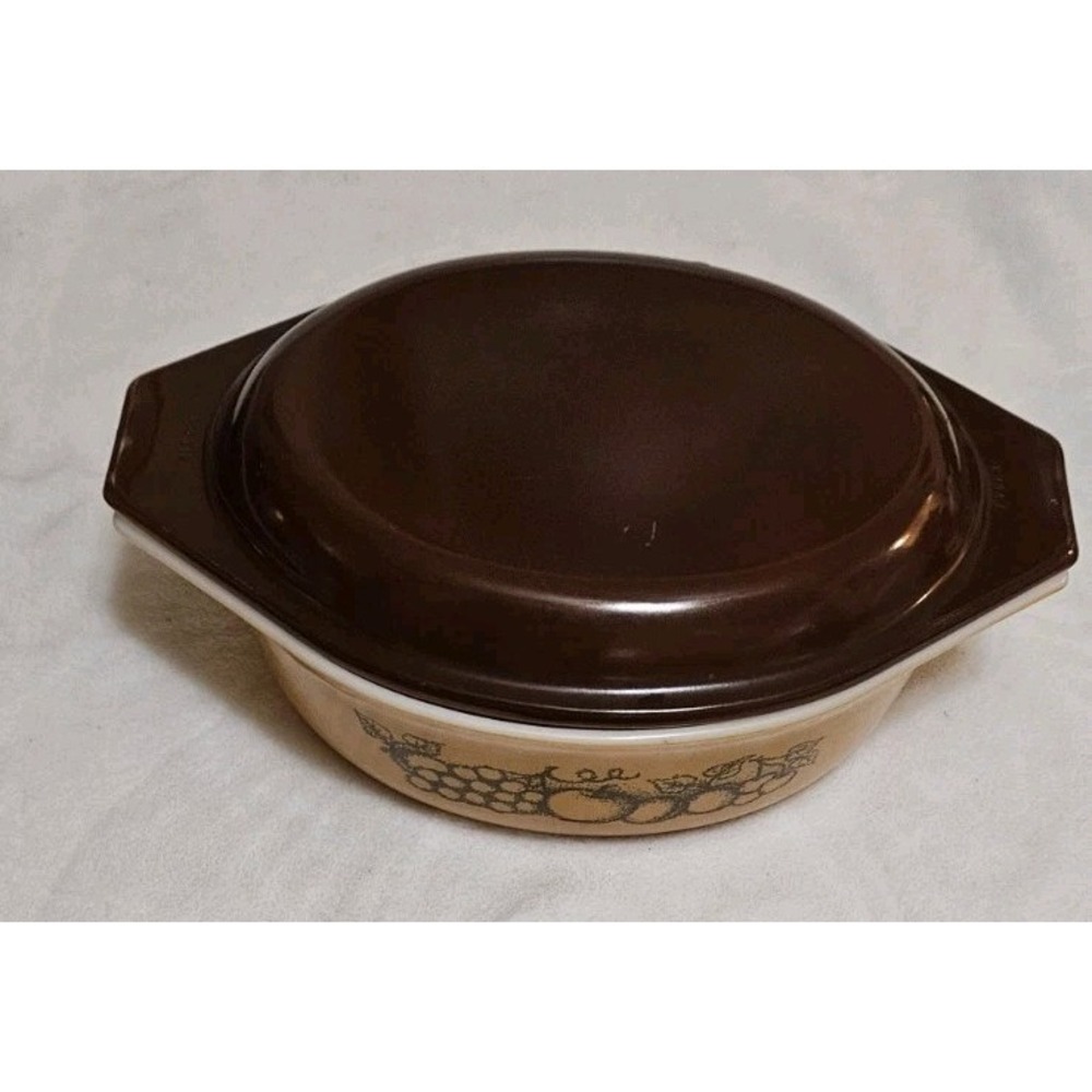 Pyrex Old Orchard Oven Safe Retro Vtg 1.5 Quart 043 Lidded Casserole Dish